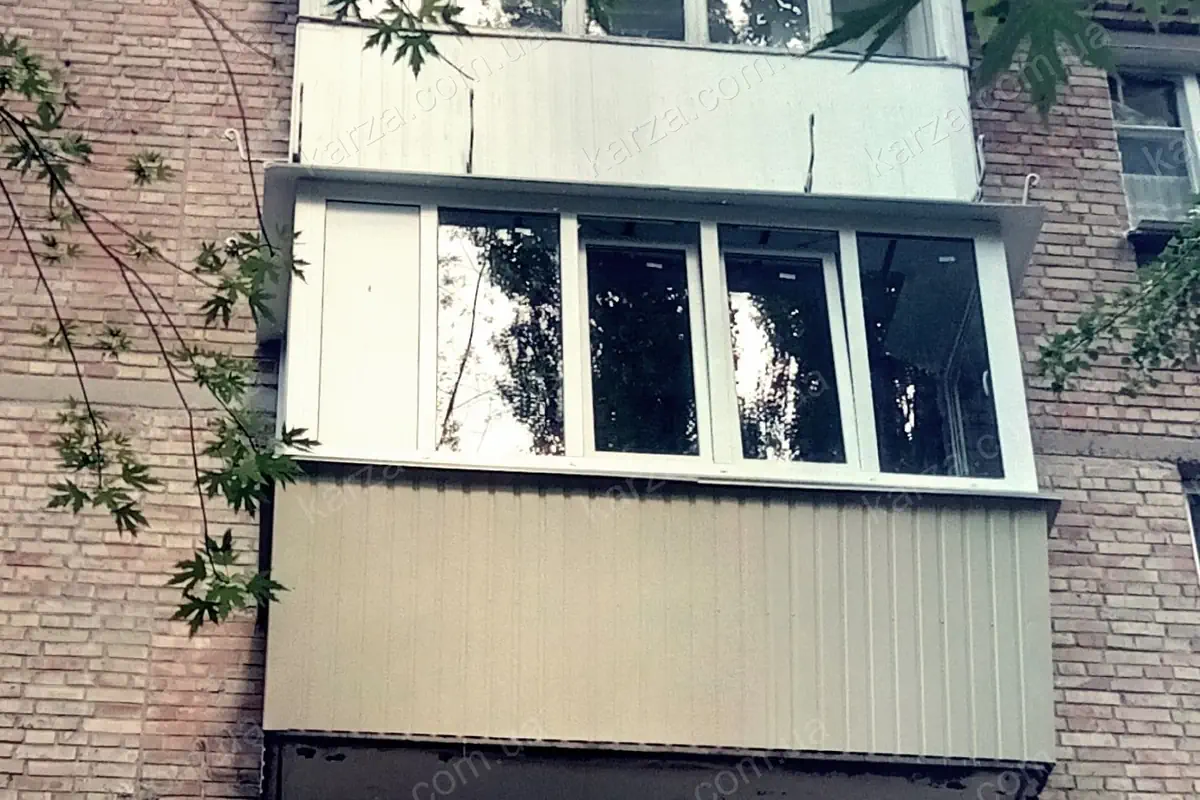 зовнішня обшивка балкона
