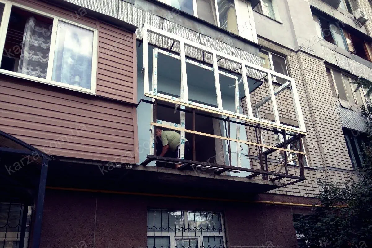 розширення балкона по полу