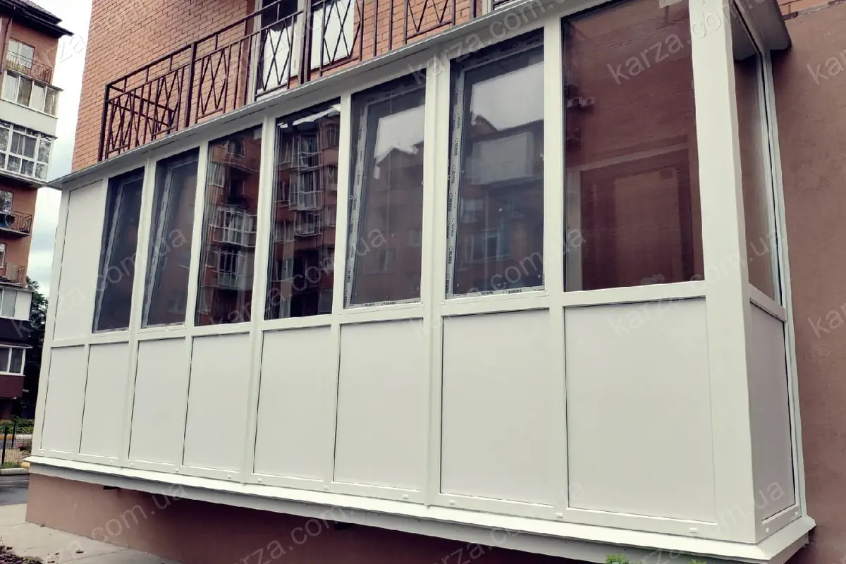 Панорамні вікна на балкон